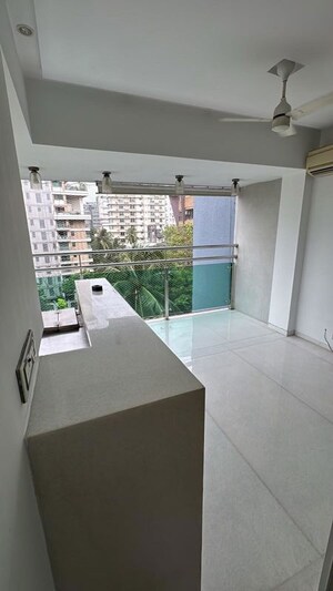 Team Area in 2 BHK Apartment at Bandra Kurla Complex – for Rent