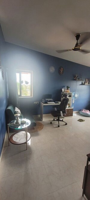 Study Room in 2.5 BHK Apartment at Penha De Franca – for Sale