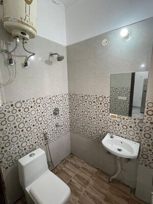 Bathroom in 1 RK Builder Floor at Sector 52 – for Rent
