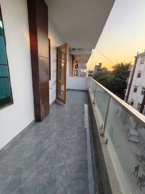 Balcony in 1 RK Builder Floor at Sector 52 – for Rent