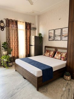 1 RkBuilder Floor For Rent in Sector 52