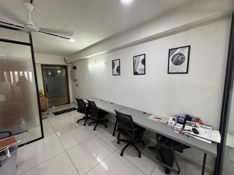 Team Area, gota Commercial Office Space 670 Sq.Ft. In Gota Ahmedabad 10637024