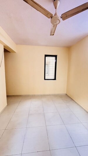 Room in 2 BHK Apartment at Vasant Oscar, Mulund West – for Rent