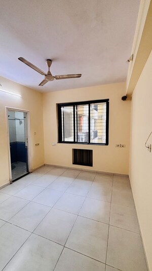 Room in 2 BHK Apartment at Vasant Oscar, Mulund West – for Rent