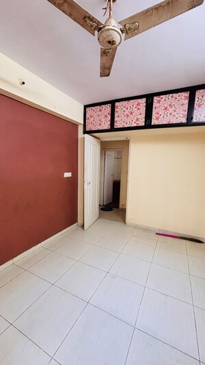 2 BHK Apartment For Rent in Vasant Oscar, Mulund West