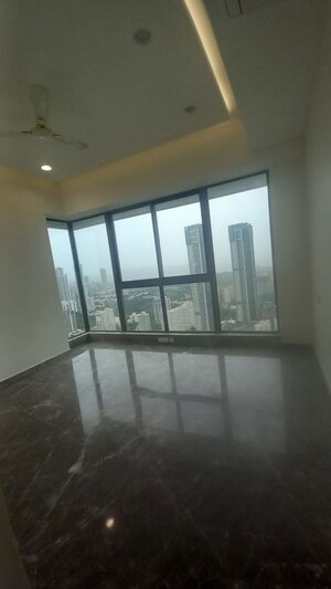 Room in 3 BHK Apartment at Prestige Jasdan Classic, Mahalaxmi – for Rent