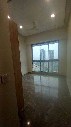 Room in 3 BHK Apartment at Prestige Jasdan Classic, Mahalaxmi – for Rent