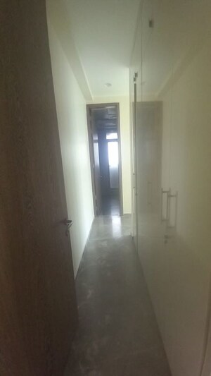 Building Lobby in 3 BHK Apartment at Prestige Jasdan Classic, Mahalaxmi – for Rent