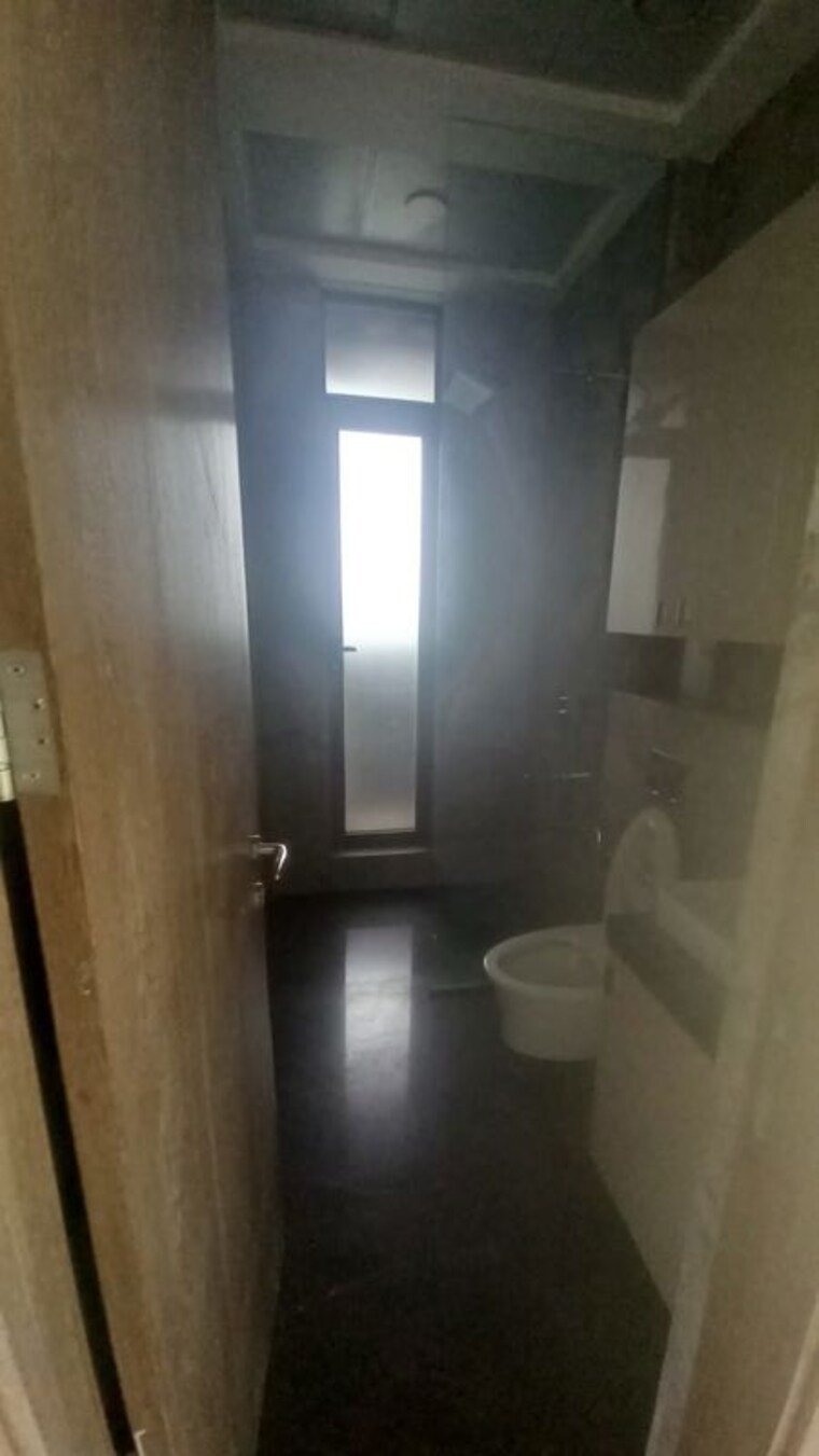 Bathroom, prestige-jasdan-classic 3 Bedroom 1256 Sq.Ft. Apartment In Mahalaxmi Mumbai 10637034