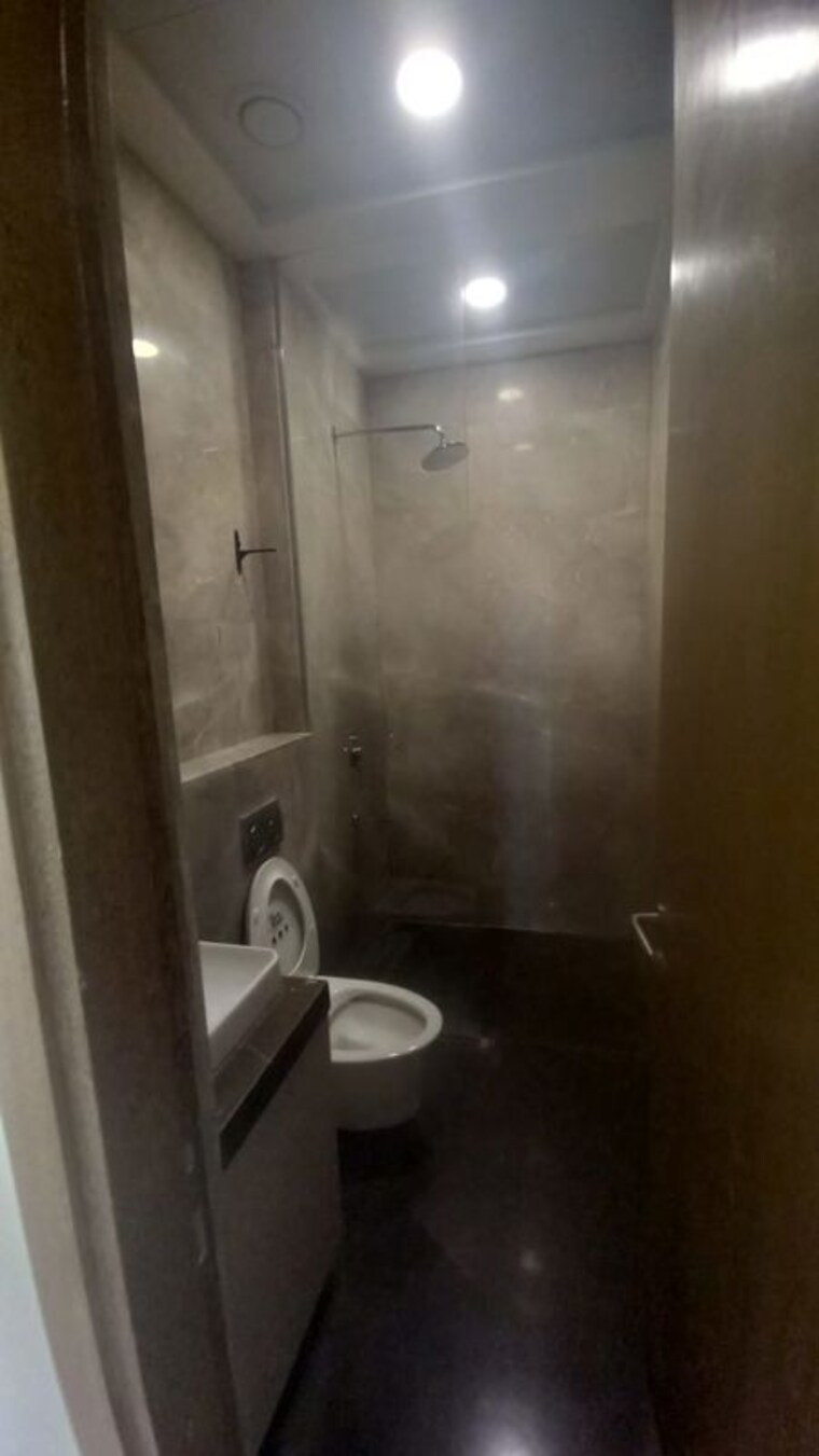 Bathroom, prestige-jasdan-classic 3 Bedroom 1256 Sq.Ft. Apartment In Mahalaxmi Mumbai 10637034