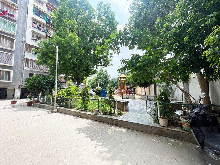 Exterior View, new ranip 3 Bedroom 178 Sq.Yd. Apartment In New Ranip Ahmedabad 10637046