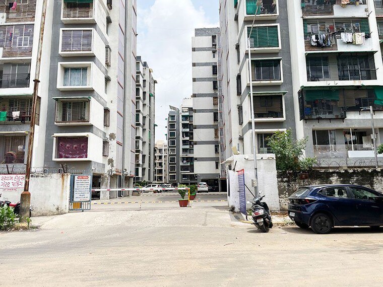 Exterior View, new ranip 3 Bedroom 178 Sq.Yd. Apartment In New Ranip Ahmedabad 10637046