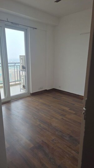 Room in 3 BHK Apartment at Emaar Imperial Gardens, Sector 102 – for Sale