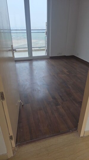 Room in 3 BHK Apartment at Emaar Imperial Gardens, Sector 102 – for Sale