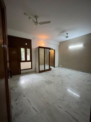 Room in 3 BHK Independent House at Sector 44 – for Rent