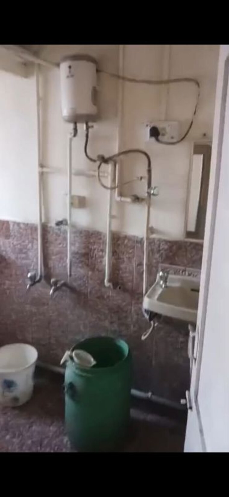 Bathroom, bhawani peth 2 Bedroom 1000 Sq.Ft. Apartment In Bhawani Peth Pune 10637098