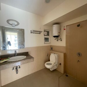 Bathroom in 3.5 BHK Apartment at Emaar Emerald Floors Premier, Sector 65 – for Rent