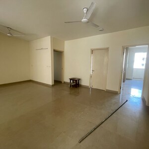 Room in 3 BHK Apartment at Emaar Emerald Floors Premier, Sector 65 – for Rent