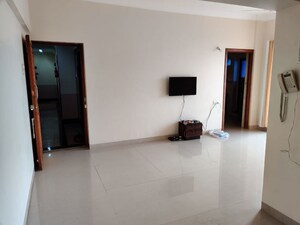 Room in 2 BHK Apartment at K Raheja Heights, Malad East – for Rent