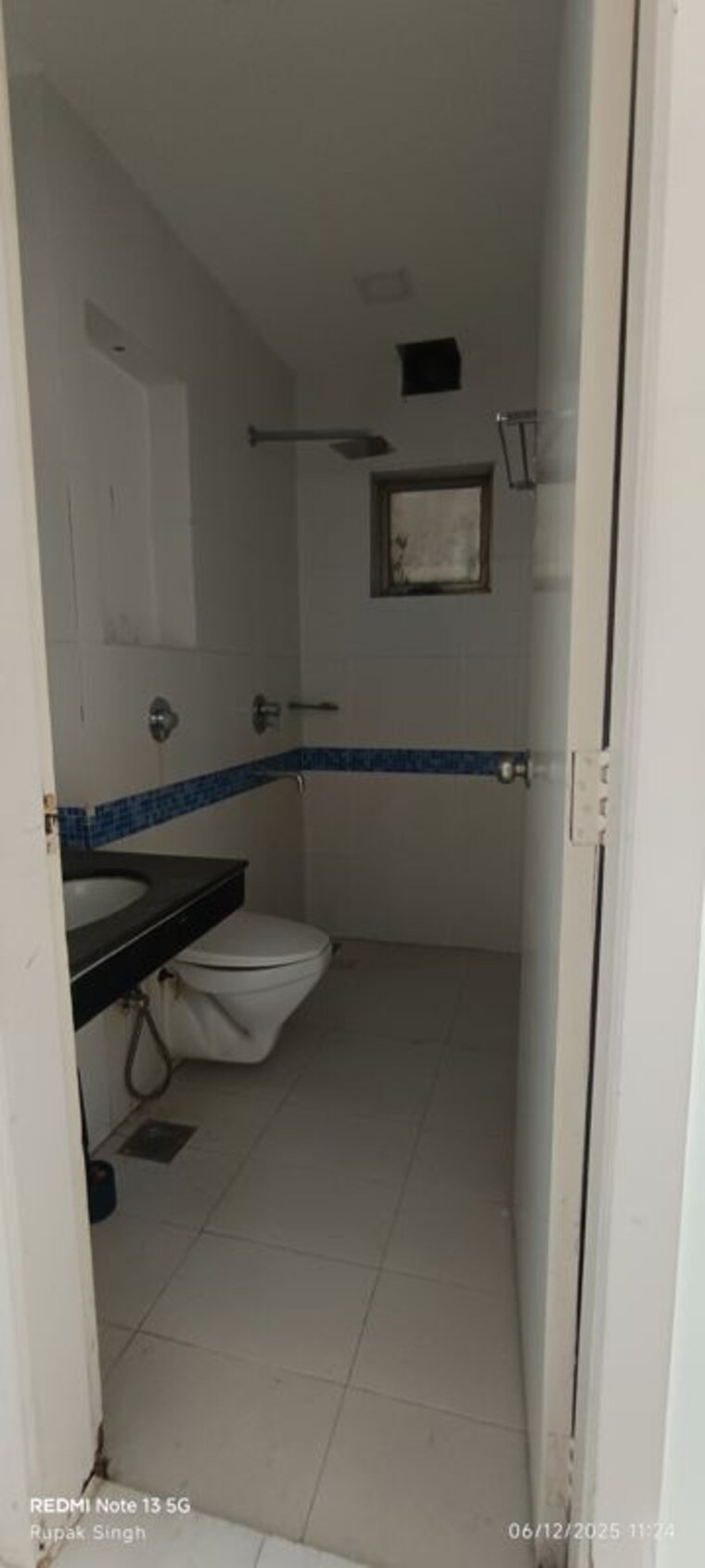 Bathroom, oberoi-springs 5 Bedroom 2000 Sq.Ft. Apartment In Andheri West Mumbai 10637187