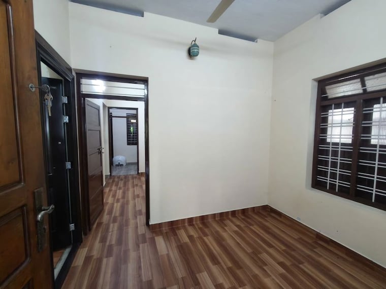 Room, palarivattom Commercial Office Space 1000 Sq.Ft. In Palarivattom Kochi 10637191
