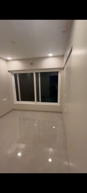 Furnished Amenities in 1 BHK Apartment at Green Acres Vile Parle, Vile Parle West – for Rent