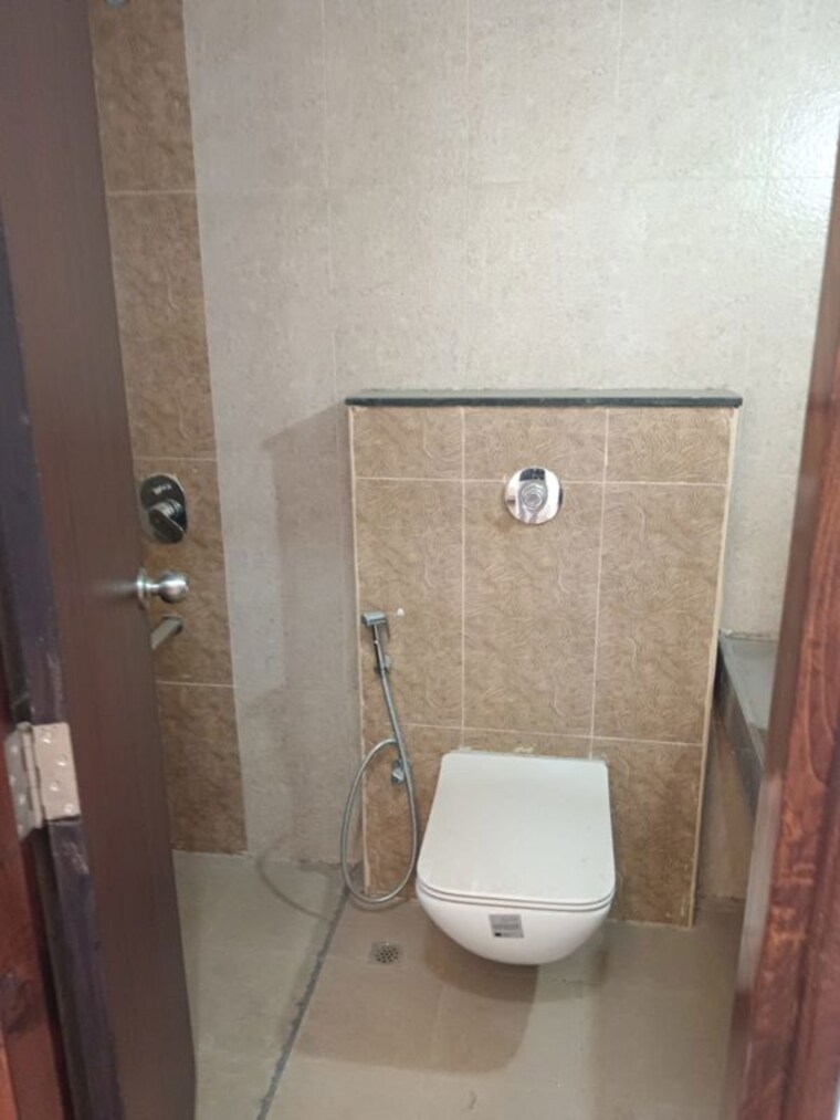 Bathroom, puravankara-silversands 2 Bedroom 850 Sq.Ft. Apartment In Mundhwa Pune 10637232