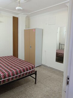 1 BHK Builder Floor For Rent in Lajpat Nagar 4