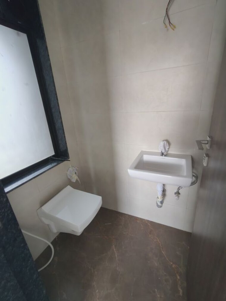 Bathroom, lalani-grandeur 2 Bedroom 1100 Sq.Ft. Apartment In Goregaon East Mumbai 10637213