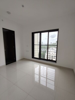 Room in 2 BHK Apartment at Lalani Grandeur, Goregaon East – for Rent
