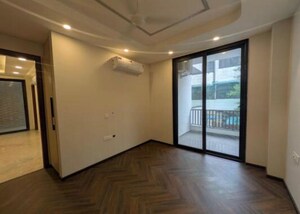 Room in  Builder Floor at Palam Vihar – for Rent