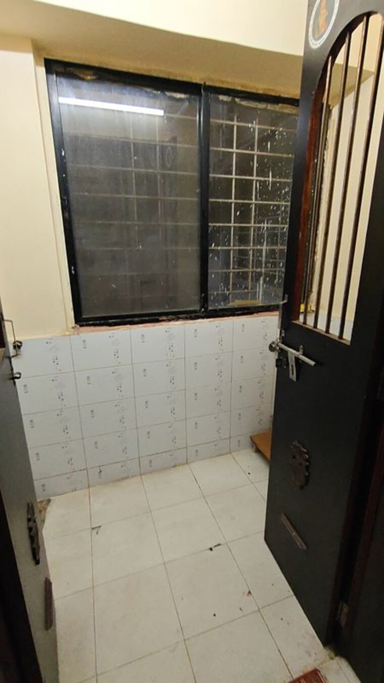 Bathroom, belvalkar-chaitrangan 2 Bedroom 870 Sq.Ft. Apartment In Katraj Pune 10637291