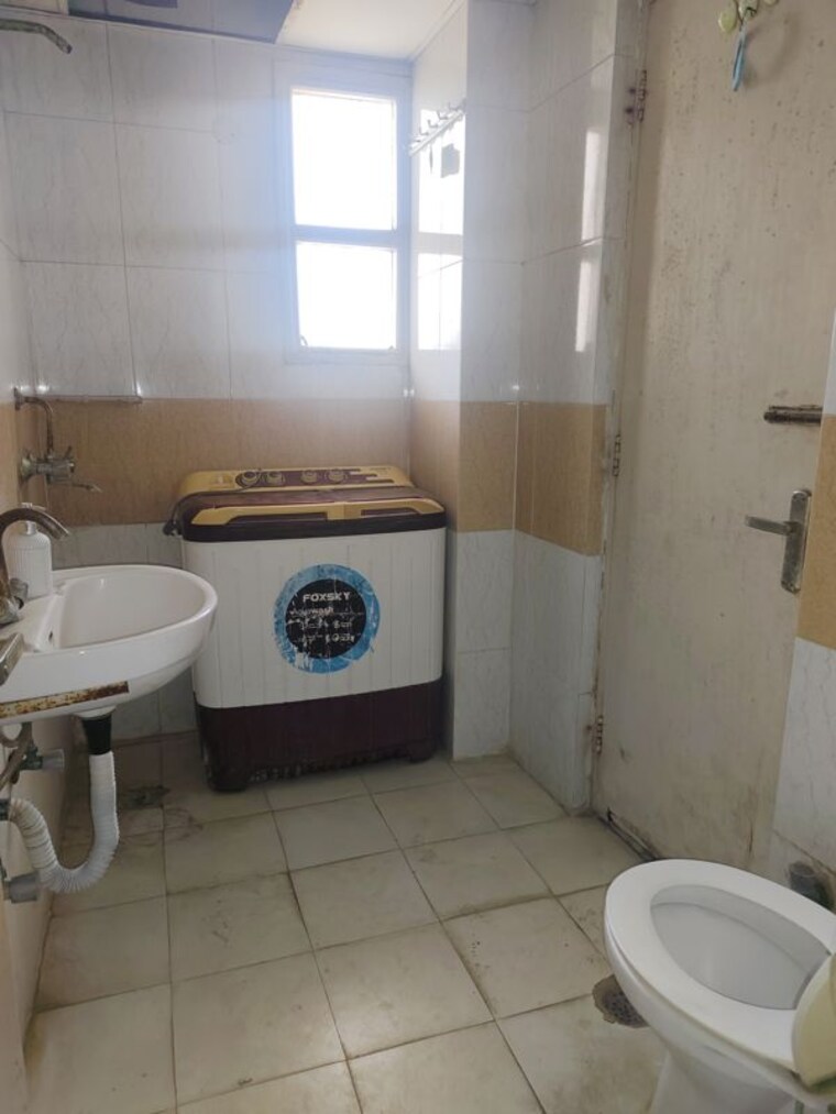 Bathroom, nitishree-aura-chimera 2 Bedroom 1125 Sq.Ft. Apartment In Raj Nagar Extension Ghaziabad 10637303