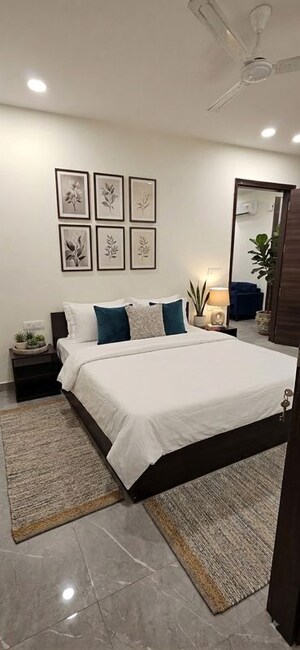 Bedroom in 1 BHK Builder Floor at Dlf City Phase 3 – for Rent