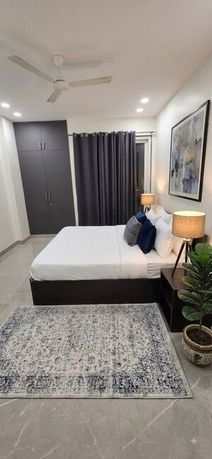 Bedroom in 1 BHK Builder Floor at Dlf City Phase 3 – for Rent