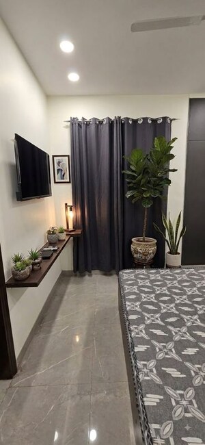 Living Room in 1 BHK Builder Floor at Dlf City Phase 3 – for Rent