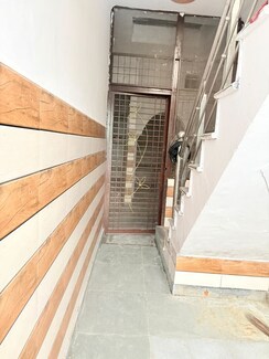 2.5 BHK + Servant Room Independent House For Sale in New Friends Colony