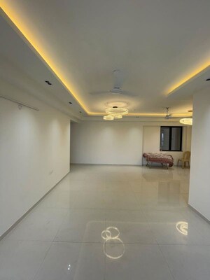 Furnished Amenities in 4 BHK Apartment at Kalpataru Magnus, Bandra East – for Rent