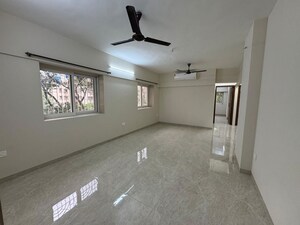 Room in 3 BHK Apartment at Jalvayu Vihar Powai, Powai – for Rent
