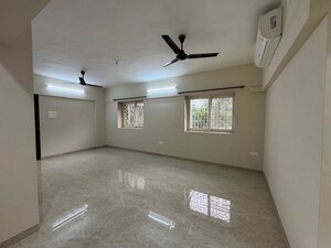 Room in 3 BHK Apartment at Jalvayu Vihar Powai, Powai – for Rent