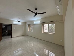 Room in 3 BHK Apartment at Jalvayu Vihar Powai, Powai – for Rent