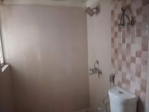 Room in 2.5 BHK Apartment at Amrapali Silicon City, Sector 76 – for Sale