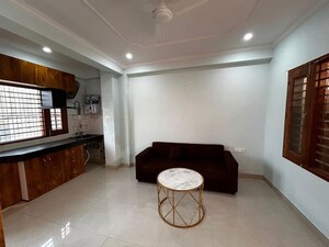 Living Room in 1 BHK Builder Floor at Sector 42 – for Rent