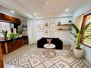 Team Area in 1 BHK Builder Floor at Sector 42 – for Rent