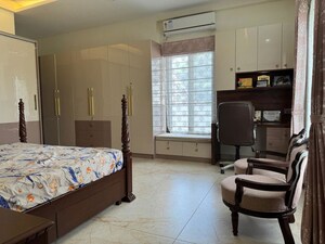 Bedroom in 4 BHK Independent House at Vakil Garden City – for Sale