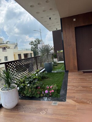 Balcony in 4 BHK Independent House at Vakil Garden City – for Sale