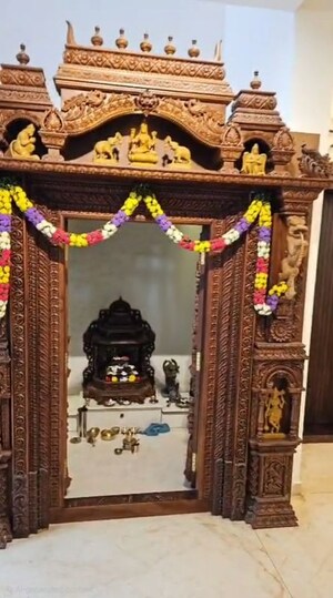  4 BHK Independent House at Vakil Garden City – for Sale