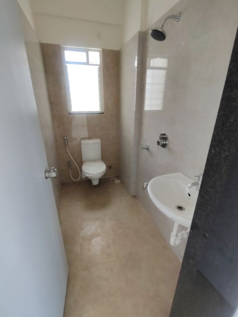 Bathroom, mahesh-el-regalo 2 Bedroom 1000 Sq.Ft. Apartment In Undri Pune 10637371