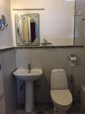 Bathroom in 3 BHK Independent House at Safdarjung Enclave – for Rent