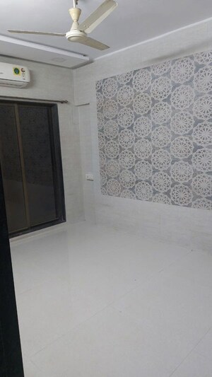 Room in 2 BHK Apartment at Samata CHS Goregaon West, Goregaon West – for Rent